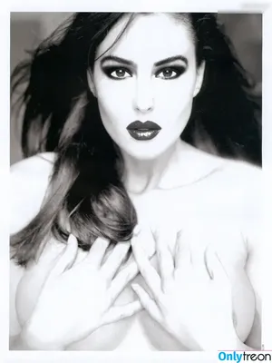 Monica Bellucci / aMonicaBellucci / bellucciginebra / monicabellucciofficiel nude photo #0329