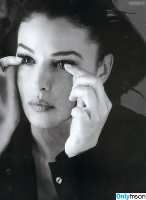 Monica Bellucci / aMonicaBellucci / bellucciginebra / monicabellucciofficiel nude photo #0332