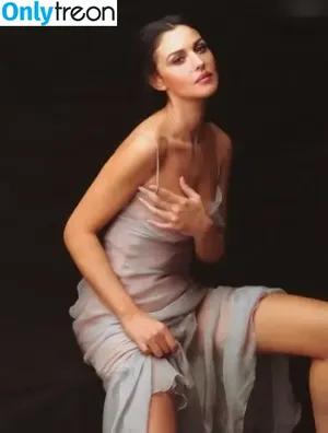 Monica Bellucci / aMonicaBellucci / bellucciginebra / monicabellucciofficiel nude photo #0398
