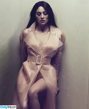 Monica Bellucci / aMonicaBellucci / bellucciginebra / monicabellucciofficiel nude photo #0437