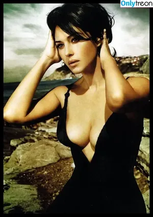 Monica Bellucci / aMonicaBellucci / bellucciginebra / monicabellucciofficiel nude photo #0439