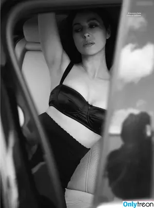 Monica Bellucci / aMonicaBellucci / bellucciginebra / monicabellucciofficiel nude photo #0528