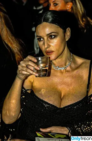 Monica Bellucci / aMonicaBellucci / bellucciginebra / monicabellucciofficiel nude photo #0614