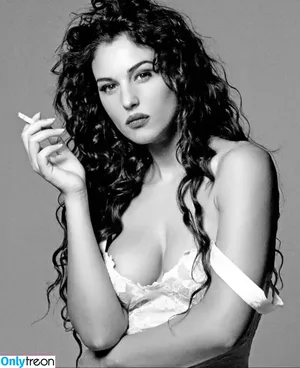 Monica Bellucci / aMonicaBellucci / bellucciginebra / monicabellucciofficiel nude photo #0634
