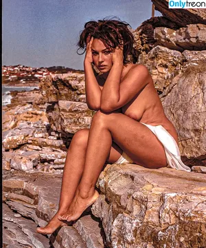 Monica Bellucci / aMonicaBellucci / bellucciginebra / monicabellucciofficiel nude photo #0636