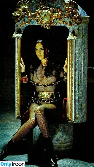 Monica Bellucci / aMonicaBellucci / bellucciginebra / monicabellucciofficiel nude photo #0639
