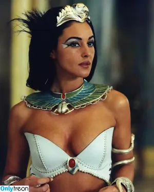 Monica Bellucci / aMonicaBellucci / bellucciginebra / monicabellucciofficiel nude photo #0657