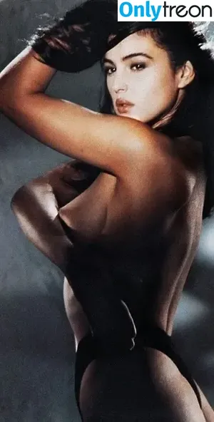Monica Bellucci / aMonicaBellucci / bellucciginebra / monicabellucciofficiel nude photo #0668