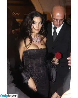 Monica Bellucci / aMonicaBellucci / bellucciginebra / monicabellucciofficiel nude photo #0677