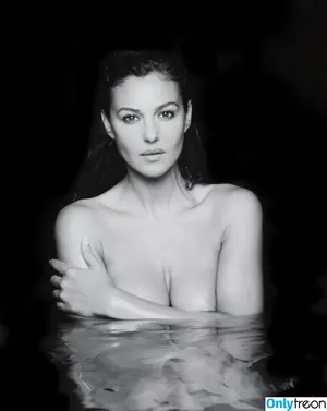 Monica Bellucci / aMonicaBellucci / bellucciginebra / monicabellucciofficiel nude photo #0723