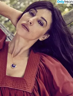Monica Bellucci / aMonicaBellucci / bellucciginebra / monicabellucciofficiel nude photo #0734