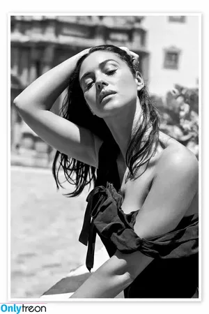 Monica Bellucci / aMonicaBellucci / bellucciginebra / monicabellucciofficiel nude photo #0771