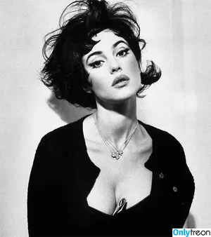 Monica Bellucci / aMonicaBellucci / bellucciginebra / monicabellucciofficiel nude photo #0780