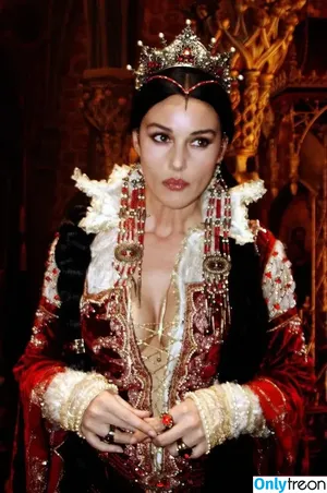 Monica Bellucci / aMonicaBellucci / bellucciginebra / monicabellucciofficiel nude photo #0799