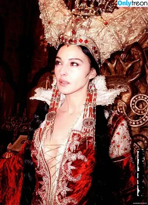Monica Bellucci / aMonicaBellucci / bellucciginebra / monicabellucciofficiel nude photo #0803
