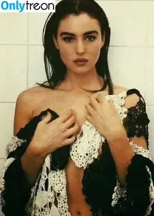 Monica Bellucci / aMonicaBellucci / bellucciginebra / monicabellucciofficiel nude photo #0816
