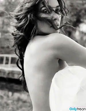 Monica Bellucci / aMonicaBellucci / bellucciginebra / monicabellucciofficiel nude photo #0827