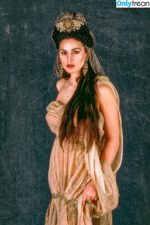 Monica Bellucci / aMonicaBellucci / bellucciginebra / monicabellucciofficiel nude photo #0844