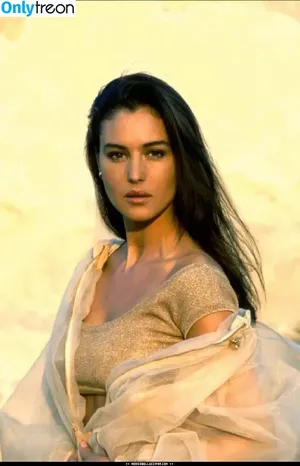 Monica Bellucci / aMonicaBellucci / bellucciginebra / monicabellucciofficiel nude photo #0856