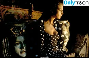 Monica Bellucci / aMonicaBellucci / bellucciginebra / monicabellucciofficiel nude photo #0860