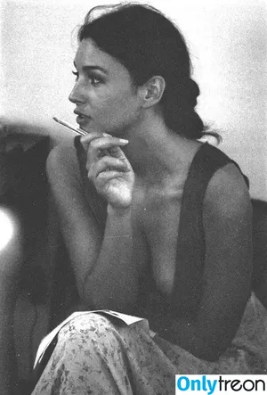 Monica Bellucci / aMonicaBellucci / bellucciginebra / monicabellucciofficiel nude photo #0911