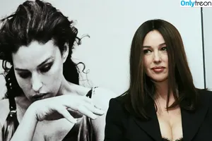 Monica Bellucci / aMonicaBellucci / bellucciginebra / monicabellucciofficiel nude photo #0981