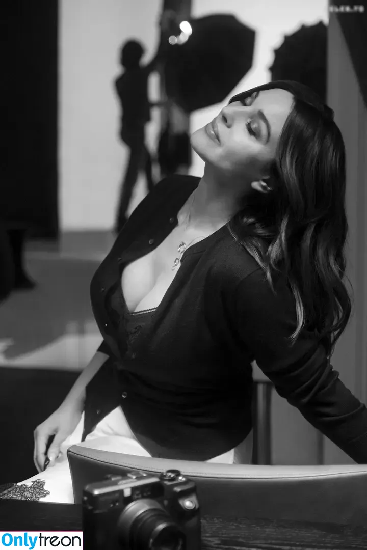 Monica Bellucci nude photo #0401 (aMonicaBellucci / bellucciginebra / monicabellucciofficiel)