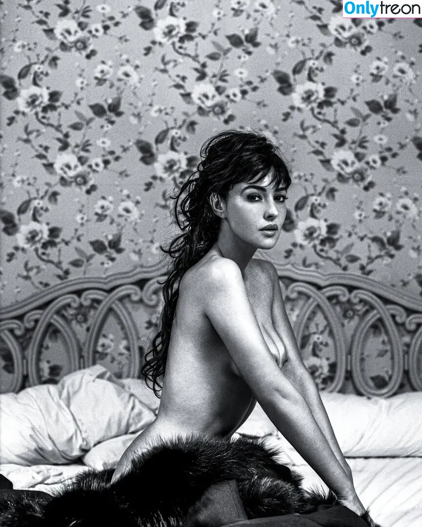 Monica Bellucci nude photo #0619 (aMonicaBellucci / bellucciginebra / monicabellucciofficiel)