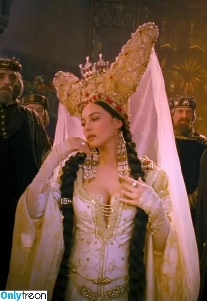 Monica Bellucci nude photo #0809 (aMonicaBellucci / bellucciginebra / monicabellucciofficiel)