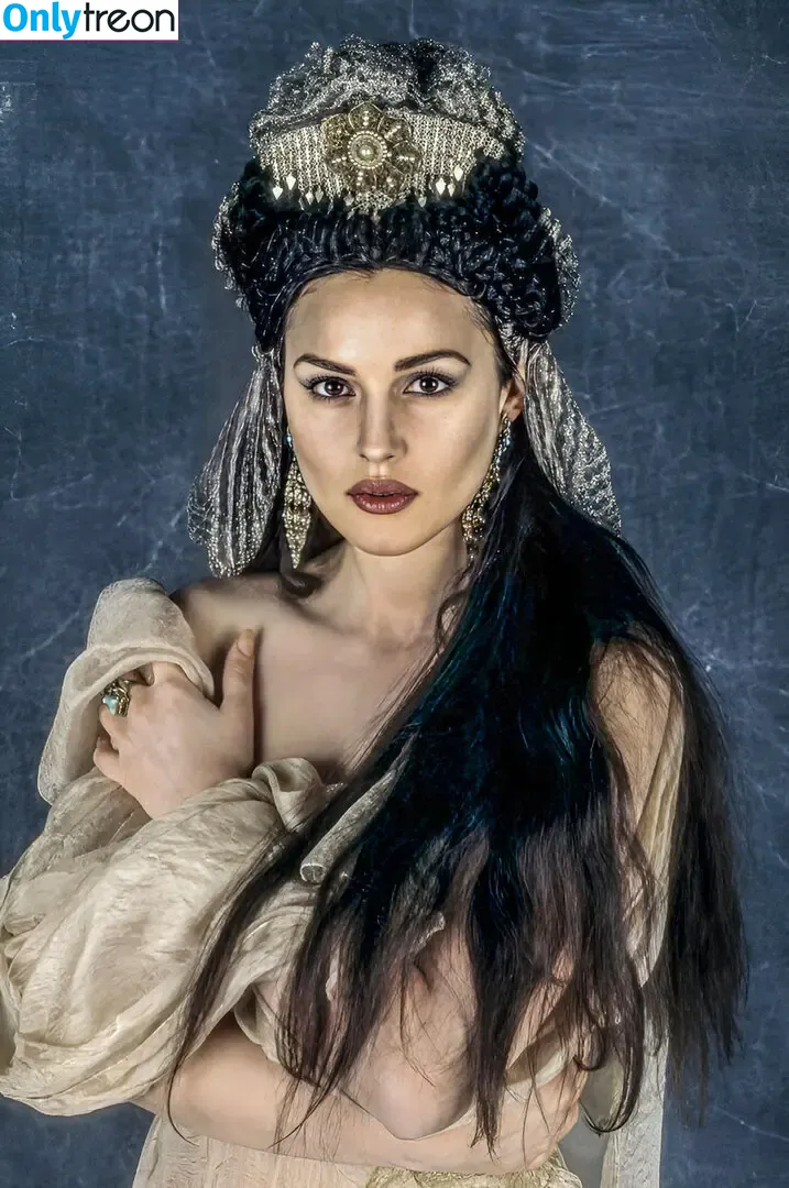 Monica Bellucci nude photo #0840 (aMonicaBellucci / bellucciginebra / monicabellucciofficiel)