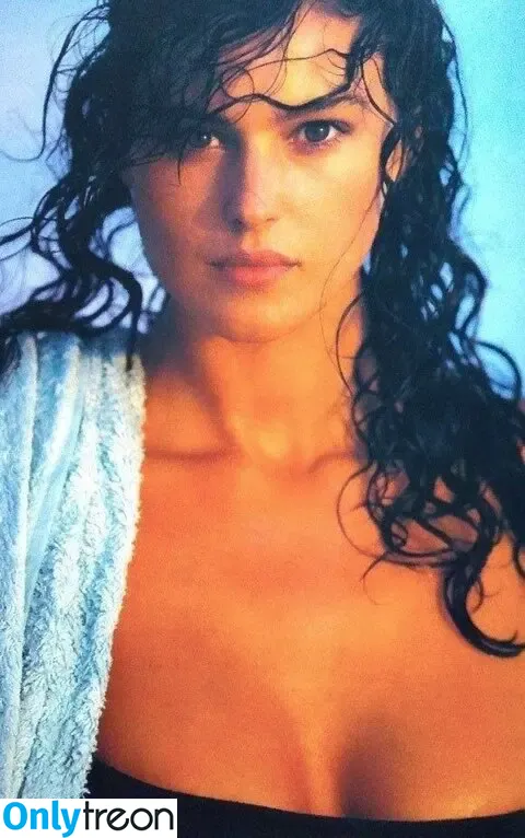 Monica Bellucci nude photo #0920 (aMonicaBellucci / bellucciginebra / monicabellucciofficiel)