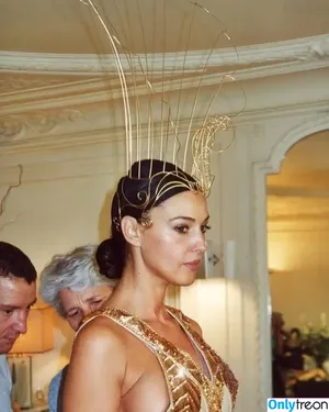 Monica Bellucci / aMonicaBellucci / bellucciginebra / monicabellucciofficiel nude photo #1009