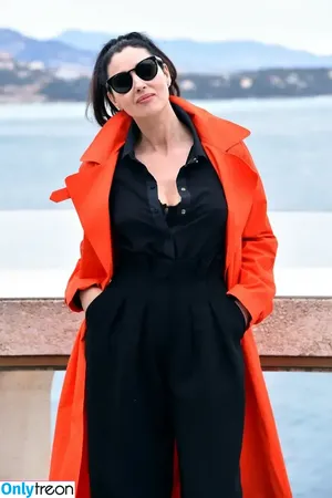 Monica Bellucci / aMonicaBellucci / bellucciginebra / monicabellucciofficiel nude photo #1019