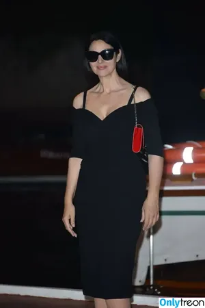Monica Bellucci / aMonicaBellucci / bellucciginebra / monicabellucciofficiel nude photo #1076