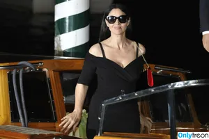 Monica Bellucci / aMonicaBellucci / bellucciginebra / monicabellucciofficiel nude photo #1083