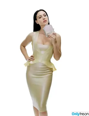 Monica Bellucci / aMonicaBellucci / bellucciginebra / monicabellucciofficiel nude photo #1201