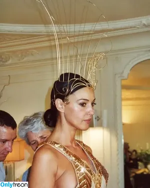 Monica Bellucci / aMonicaBellucci / bellucciginebra / monicabellucciofficiel nude photo #1316