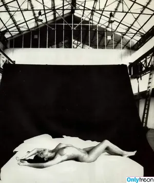 Monica Bellucci / aMonicaBellucci / bellucciginebra / monicabellucciofficiel nude photo #1633