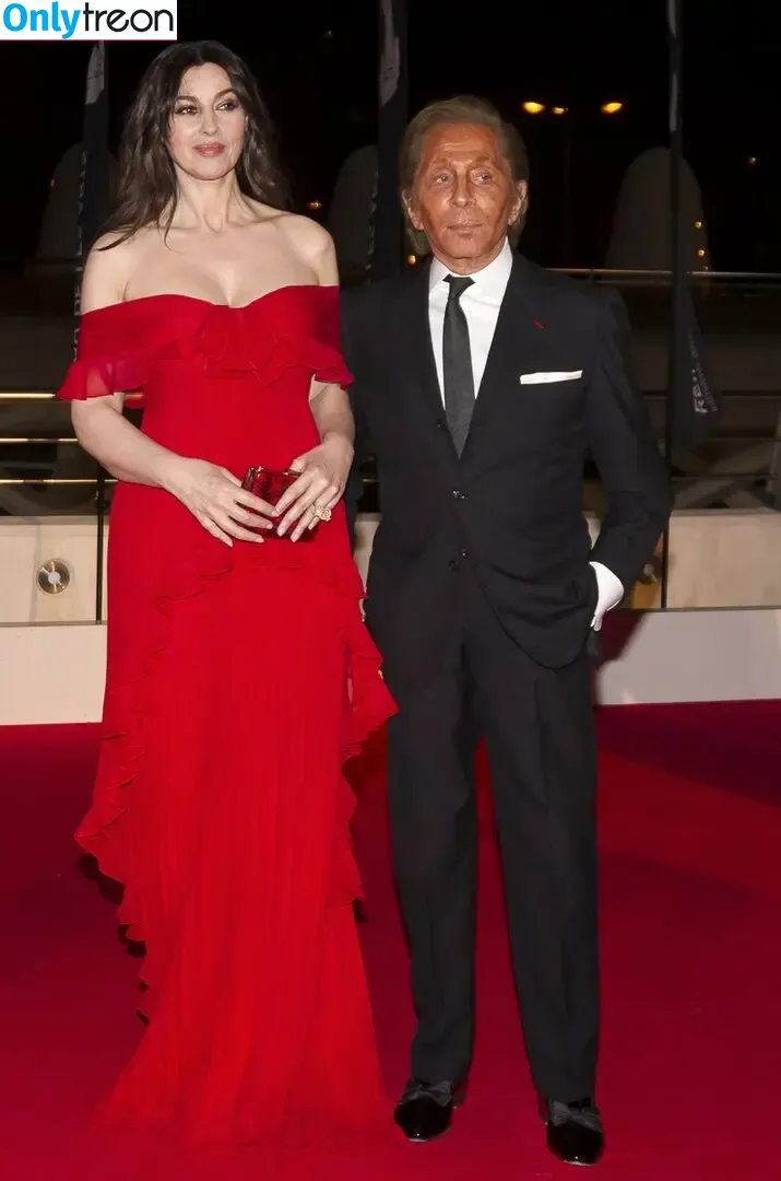 Monica Bellucci nude photo #1103 (aMonicaBellucci / bellucciginebra / monicabellucciofficiel)