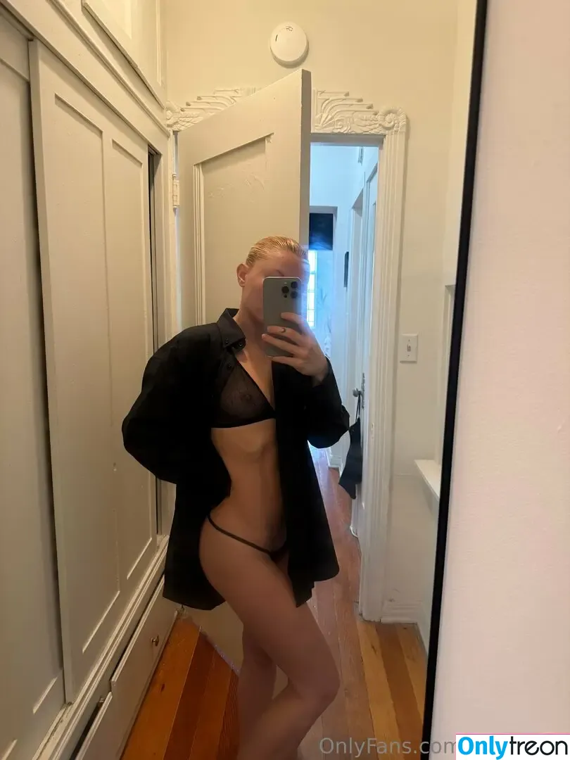 Monica Corgan nude photo #0104 (monicacorgan)