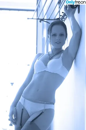  nude photo #0003