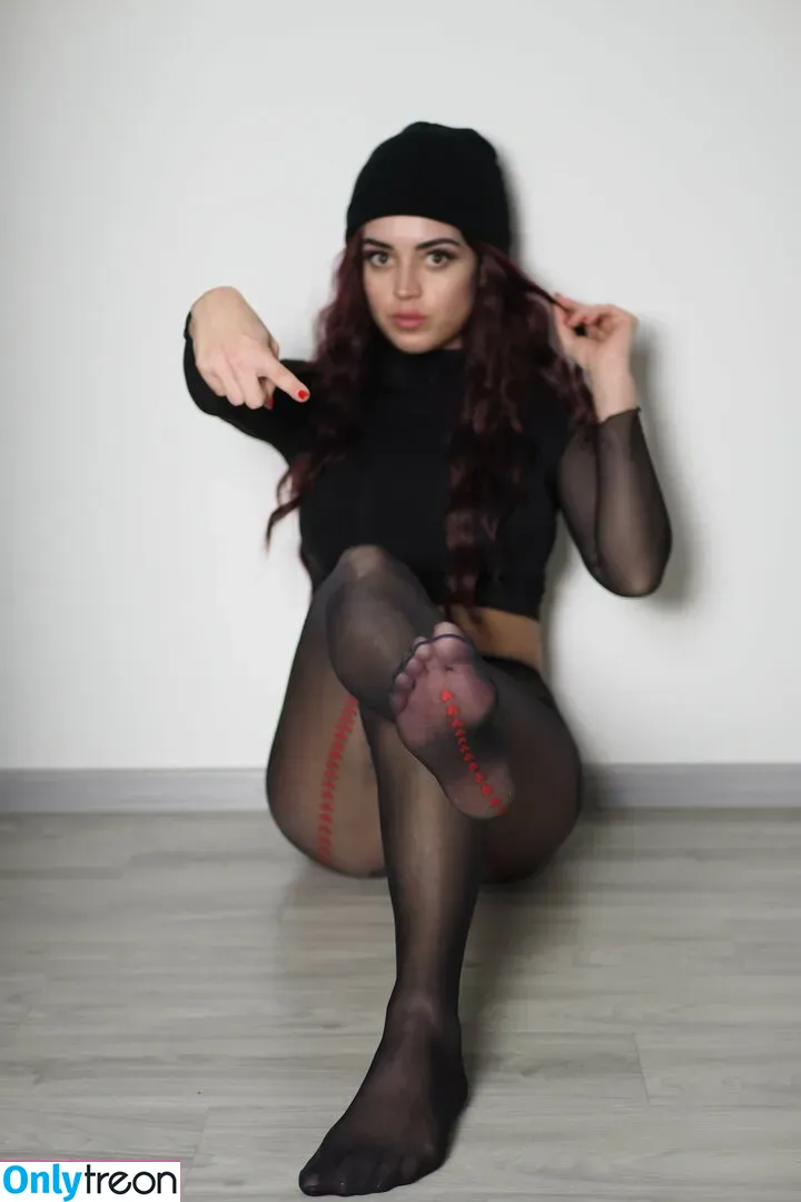 Monie Kulh nude photo #0009 (Moniekulh)