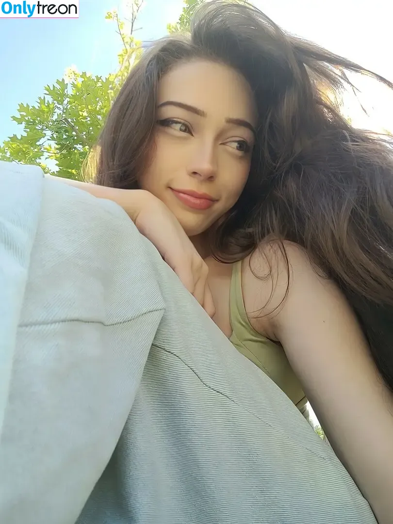 Moniibagel nude photo #0063 (Monii_Bagel / monii.bagel)