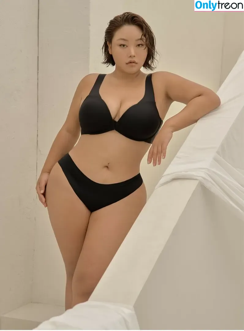 Moon Seo-byul nude photo #0338 (west__star__ / 문서별)