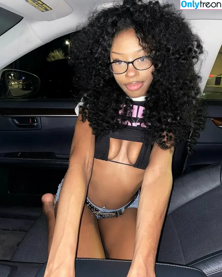 Moonishmia nude photo #0008 (Moonishmia)