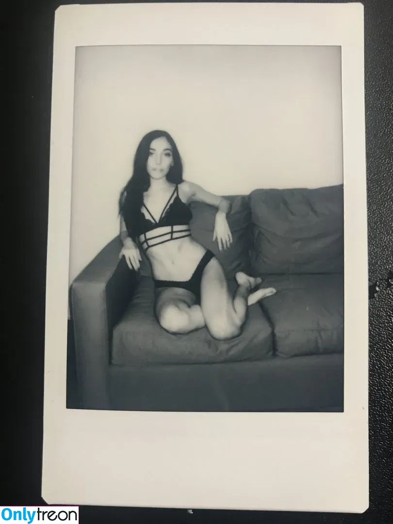 moonstreuxx nude photo #0001 (moonstreuxx)
