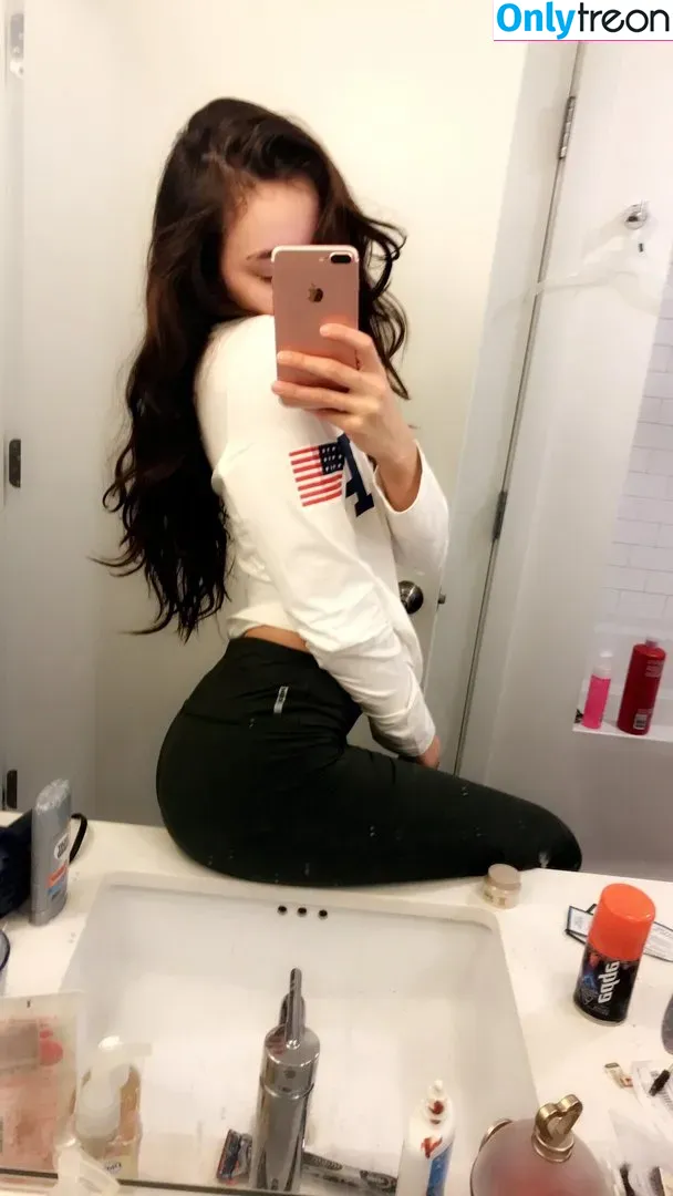 moonstreuxx nude photo #0010 (moonstreuxx)