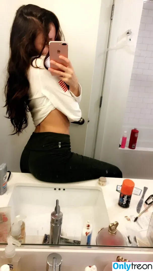 moonstreuxx nude photo #0018 (moonstreuxx)