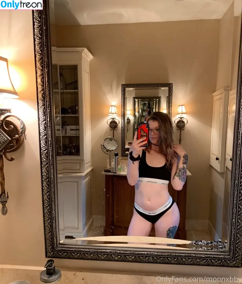 moonxbby nude photo #0015 (moonxxbby)