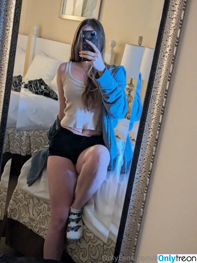 moonxxbby nude photo #0025 (moonxxbby)